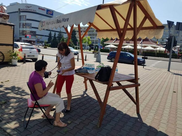 Nouă locații centrale din Baia Mare cu apă și asistență medicală pe timp de caniculă