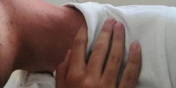 Elev din Hunedoara, strâns de gât de un profesor în timpul unei acțiuni de combatere a violenței în școli