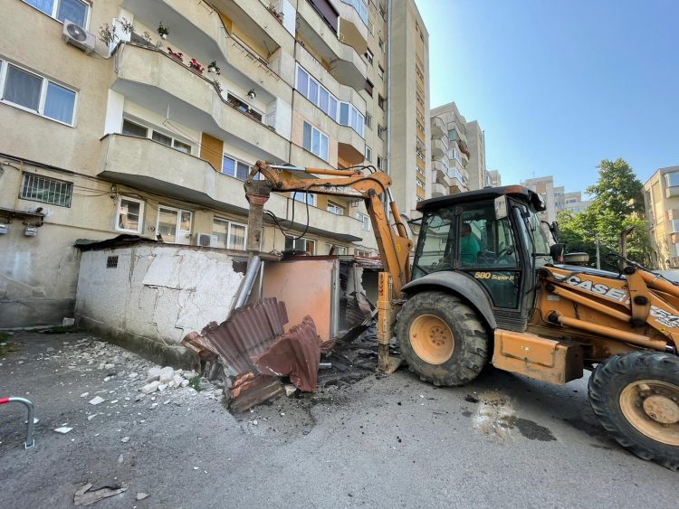 Primăria a început demolarea garajelor din Baia Mare – foto
