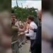 Presedintele francez Emmanuel Macron, lovit în timpul unei vizite . VIDEO