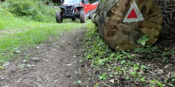 Salvatorii montani voluntari ai Salvamont Maramureș au terminat de marcat traseul turistic dintre Blidari şi Poiana Soci