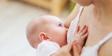 Pe 3 iulie va intra în vigoare legea privind alăptarea în spaţiile publice