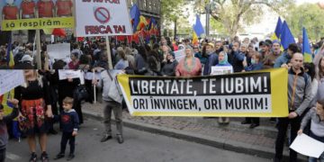 Ați îngropat o țară, istoria se va răzbuna!