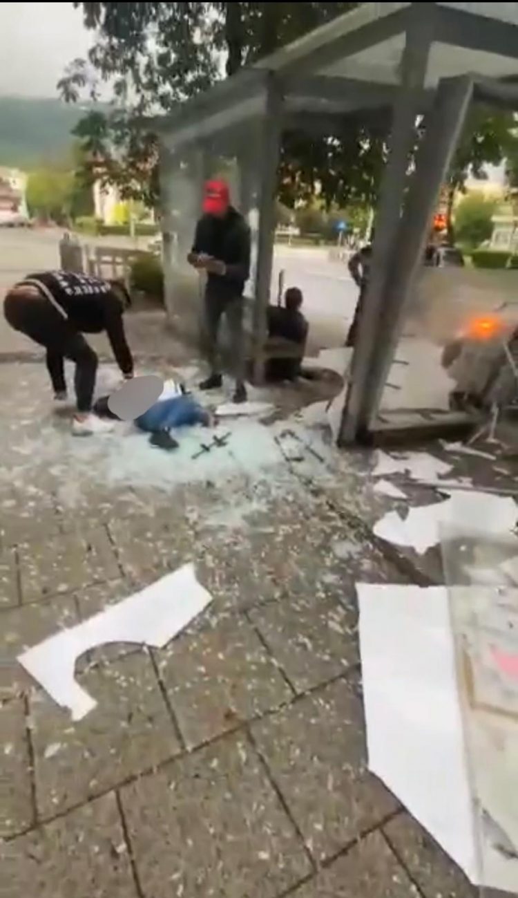 GALERIE FOTO. Accident la Vivo Mall: Copiii teribiliști cu BMW, ne omoară cu zile