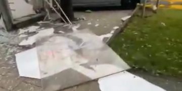 GALERIE FOTO. Accident la Vivo Mall: Copiii teribiliști cu BMW, ne omoară cu zile