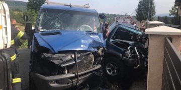 FOTO: IMPACT VIOLENT ÎN BAIA SPRIE – O TÂNĂRĂ DE 19 ANI INCONȘTIENTĂ ȘI ÎNCARCERATĂ