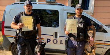 Polițiștii Grupei Canine ai IPJ Maramureş, felicitați, după ce, ajutaţi de câinii Ceb şi Han Stress, au prins în flagrant un traficant de droguri