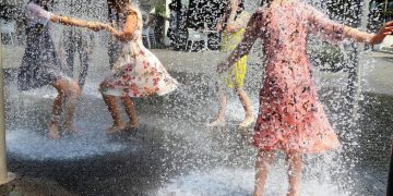 “Bestia Africană” a lovit puternic România. Praful saharian şi canicula au ajuns în ţară