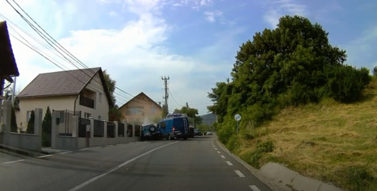 VIDEO CU IMPACTUL VIOLENT DIN BAIA SPRIE – O TÂNĂRĂ DE 19 ANI INCONȘTIENTĂ ȘI ÎNCARCERATĂ