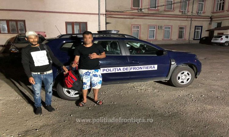 Doi cetăţeni străini au vrut să ajungă în Franţa. Au fost opriți de poliţiştii de frontieră din Petea