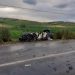 Impact devastator la Cluj. Un BMW a fost distrus după ce șoferul a intrat într-un microbuz