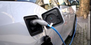 Programul Rabla Plus pentru mașini electrice sau hibrid va fi suplimentat