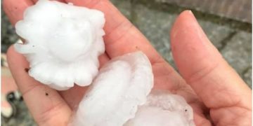 VREME EXTREMĂ ÎN EUROPA! Ploaie cu grindină de mărimea unor portocale la Milano