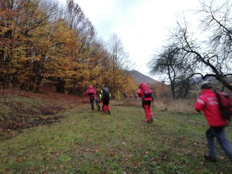 Salvamontiştii montani caută un cioban dispărut în Valea Runcului. A fost solicitat elicopterul de la Jibou