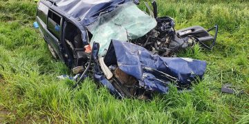 Grav accident: Doi copii au murit după ce două mașini și o căruță s-au ciocnit