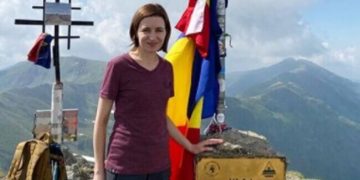 Președintele R. Moldova, Maia Sandu, a urcat pe Vârful Moldoveanu