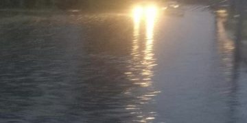 COD GALBEN – Strada Mărgeanului inundată. Maşini blocate