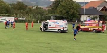 PANICĂ LA MECIUL DE FOTBAL DINTRE ŞOMCUTA MARE ŞI ZALĂU: ATACANTUL SERGIU JURJ A RĂMAS INCONŞTIENT PE GAZON TIMP DE CÂTEVA MINUTE