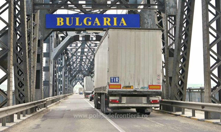 Bulgaria restricționează accesul turiștilor români!