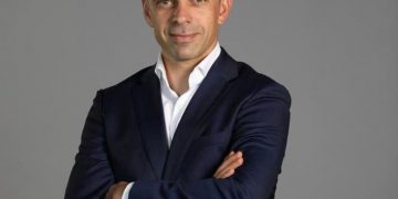 Ministrul UDMR Eduard Novak, în mijlocul unei contre de amploare