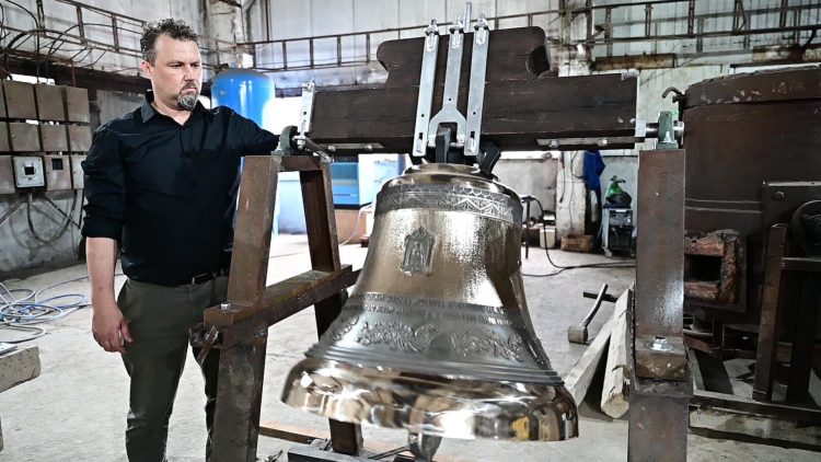 Sunetul clopotelor marca Radu Blotor se aude la Cotnari!