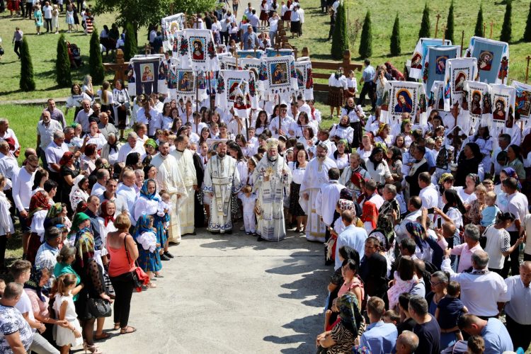 Zeci de mii de credincioși la Hramul Mănăstirii Moisei – FOTO