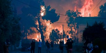 România va trimite pompieri în Grecia pentru a ajuta la stingerea incendiilor
