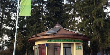 Centru de informare turistică transformat în capelă mortuară într-o localitate din Bistrița-Năsăud