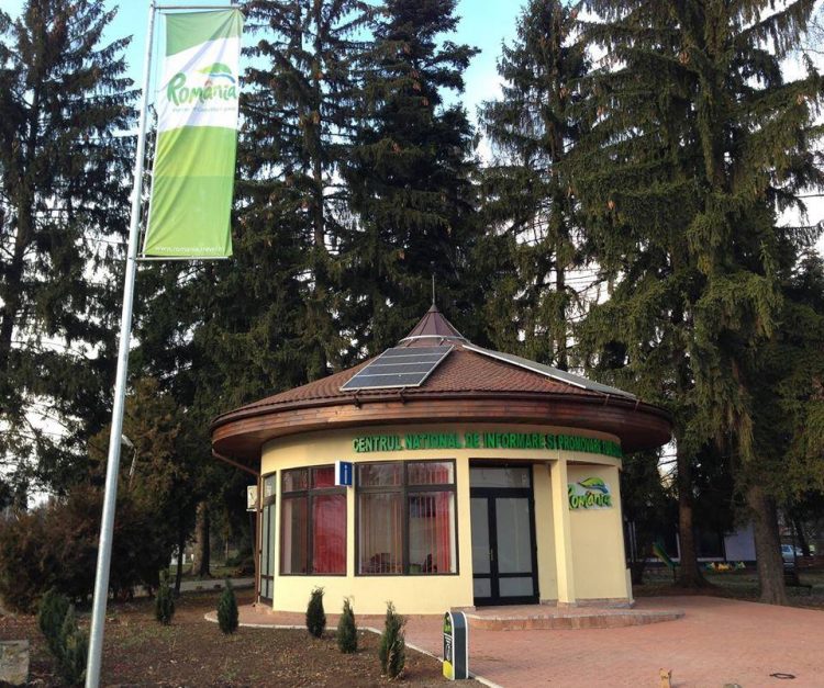 Centru de informare turistică transformat în capelă mortuară într-o localitate din Bistrița-Năsăud