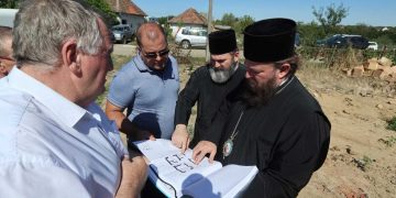 Casă și masă pentru sinistrați. Episcopia Maramureșului a construit deja două locuințe. Urmează și altele