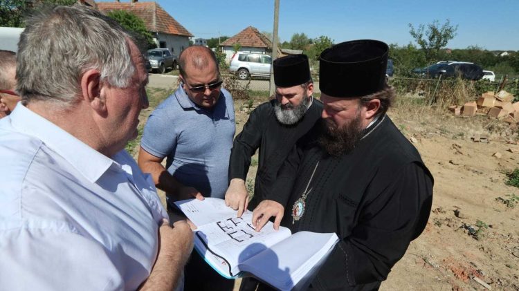 Casă și masă pentru sinistrați. Episcopia Maramureșului a construit deja două locuințe. Urmează și altele