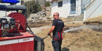 Mănăstirea Ekklisia Profitis Ilias, în pericol. Pompierii români, în acţiune