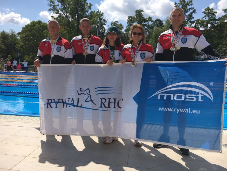 18 medalii, din care trei din aur, pentru înotătorii Asociației Sportive Gold Stars Baia Mare la Campionatele Naționale de înot masters ale Ungariei