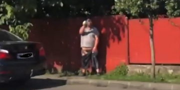 VIDEO de rahat: Un bărbat și-a făcut nevoile lângă PTF SIGHETU MARMAȚIEI și a iscat un scandal