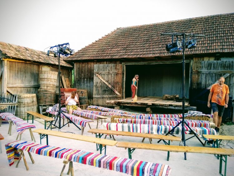 Spectacol de teatru la Hărnicești