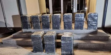 Focuri de armă, un ucrainean reținut şi aproximativ 20.000 pachete de ţigări de contrabandă confiscate la granița de nord
