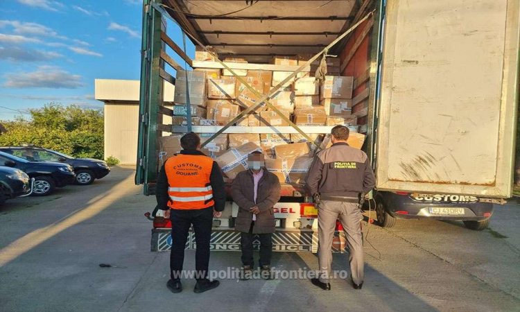 Şase cetăţeni din Nepal, Eritreea și Turcia, opriți din drumul ilegal către spațiul Schengen. erau ascunşi într-un automarfar care transporta…. frigidere