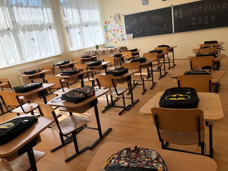 Ghiozdane și rechizite pentru copiii borșenilor