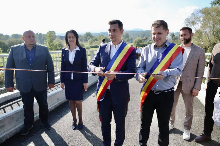 Cinste conducătorilor iubiți! Puntea peste râul Mara, o „investiție vitală” pentru județ!