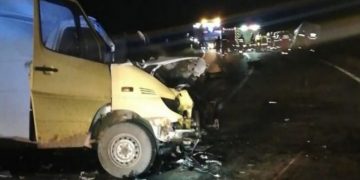 Doi morţi şi trei răniţi, într-un grav accident rutier