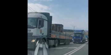 TRANSPORTATORII DIN MARAMUREŞ PROTESTEAZĂ PRIN “PLIMBĂRI” PE DRUMURILE NATIONALE