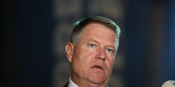 Iohannis, paralel cu realitatea