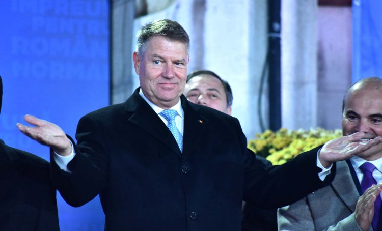Ochiul specialistului: Iohannis e fals, crud, primitiv, avar…
