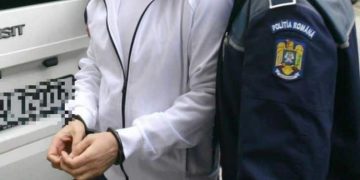 Un bătrân din Ruscova a rămas fără economii. Cele două femei care i-au furat din casă 23.000 de lei au fost reţinute