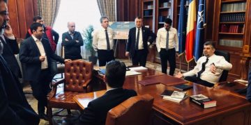 Dracu’ să-i mai înțeleagă! Parlamentarii PSD pot să  nu participe la citirea moțiunii împotriva lui Cîțu!