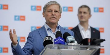 Dacian Cioloș: „Știu că PNL-ului nu îi vine să creadă că vom merge până la capăt. Moțiunea USR PLUS există și merge mai departe”
