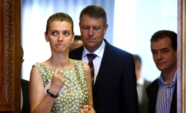 A intrat frica în Alinuța gură mare! Vrea ca PSD să renunțe la moțiune!