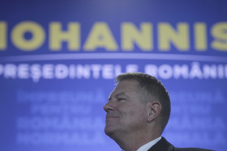 O lecție pentru domnul profesor! Ce a postat Iohannis și cum au comentat cititorii!