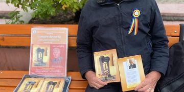Şocant în Baia Mare! Iacob Oniga şi-a lansat volumul de poezii… în stradă!