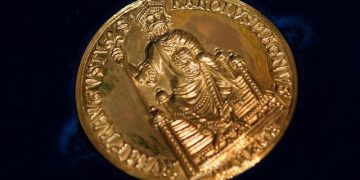 Încă un motiv pentru o nouă excursie! Iohannis primește sâmbătă Premiul „Carol cel Mare”!